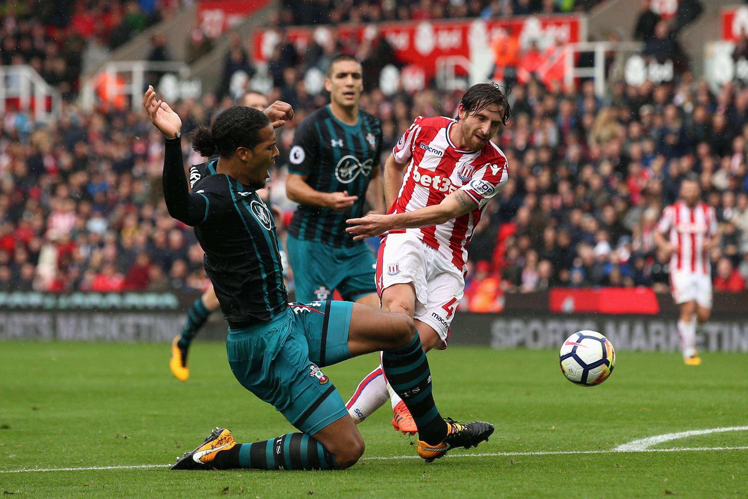 BB体育官网-夏洛特黄蜂训练开放日，冲刺阶段豪取连胜引欢呼，社区盾在即，球队文化再被提及的简单介绍-BB体育官网